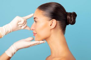 Antes y después de una rinomodelación sin cirugía realizada en BCNClinic Barcelona